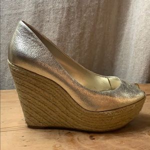 Gold wedges